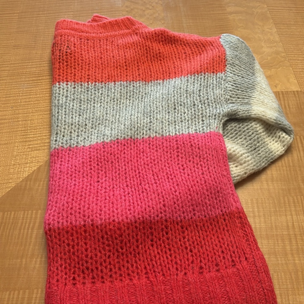 NWT Gap striped sweater-LAST CHANCE
Size small
Donating tomorrow - Picture 8 of 9